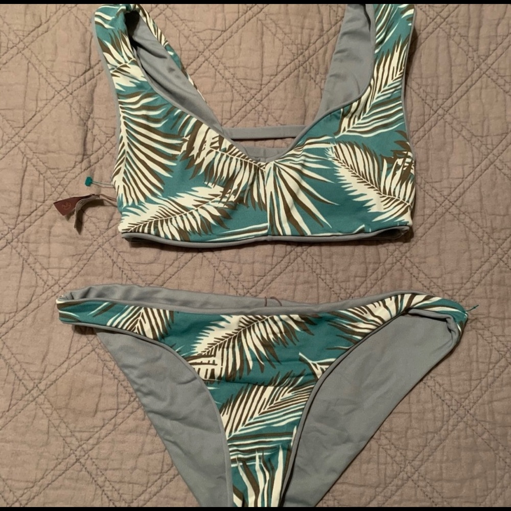 Maaji NWOT Reversible Bikini Top S, Bottom M